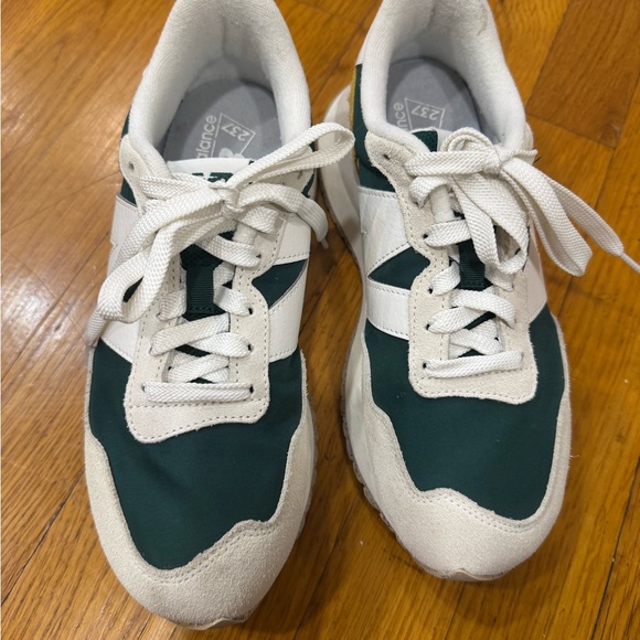 New Balance Women’s Dark Green and Cream Sneakers - Picture 1 of 7